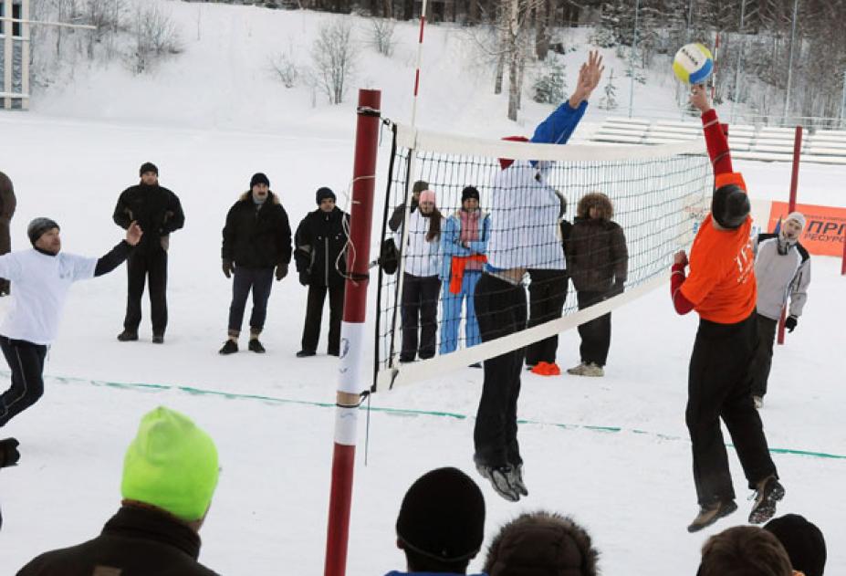 Санкт-Петербург готовится к Рождественскому турниру по волейболу на снегу