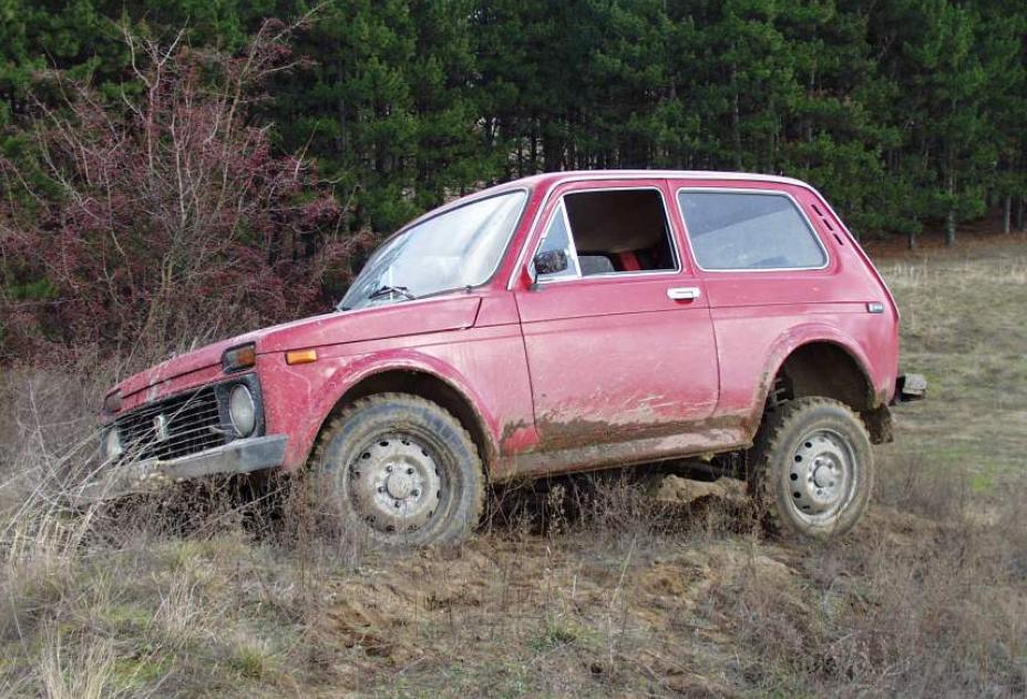 В Ухте госавтоинспекторы обнаружили машину, хозяин которой утонул год назад во время рыбалки