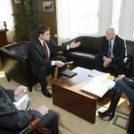 Груздев: Не нужно из проблемы устраивать политику. Нужно - строить приют для животных Груздев: Не нужно из проблемы устраивать политику. Нужно - строить приют для животных