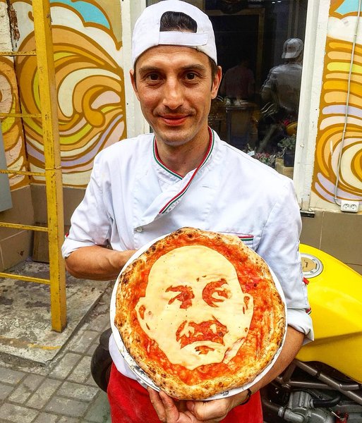 Пицца "Саламыч" - названа по отчеству Черчесова