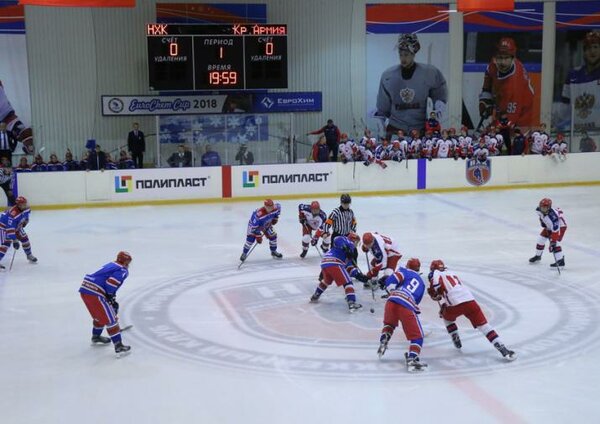 ИА «Тульская пресса» писала, что в последнее время Новомосковск стал форпостом развития хоккея в регионе. Команда создана летом этого года по инициативе Губернатора Алексея Дюмина.