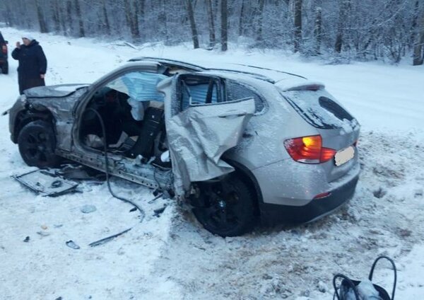 2. На тульском участке федеральной трассы «Крым» разбился водитель самосвала. На 149-м километре М-2, по информации тульской Госавтоинспекции, водитель 61-летний водитель Volvo FM «совершил наезд кузовом автомобиля на препятствие — балку путепровода».
