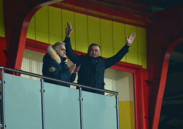 Президент клуба Гурам Аджоев и Губернатор Алексей Дюмин в ВИП-ложе Центрального стадиона "Арсенал"