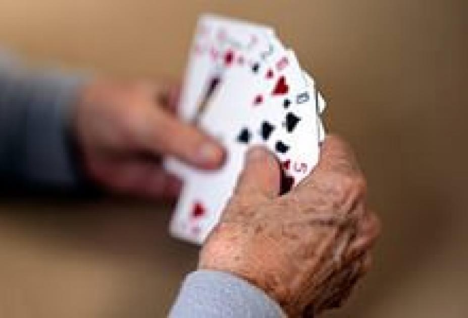 В Туле 41-летний развратник предложил трем маленьким девочкам сыграть в карты на раздевание