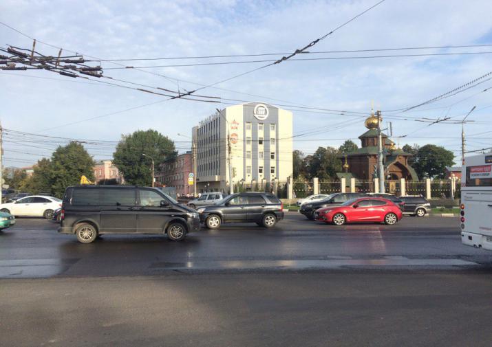 Закрытая ул.Металлистов внесла хаос на Советской в "час пик" в понедельник