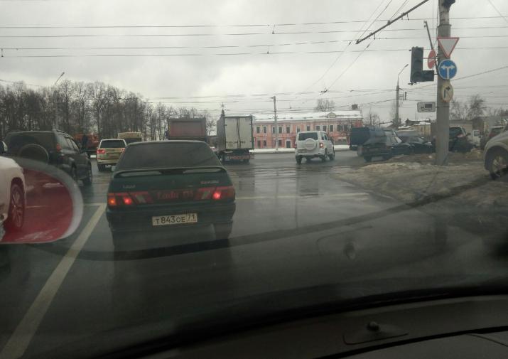 Кто там сломался у светофора лада приора