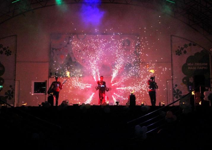 Концерт, ярмарка и фаер-шоу. Центральный парк Тулы отпраздновал день рождения