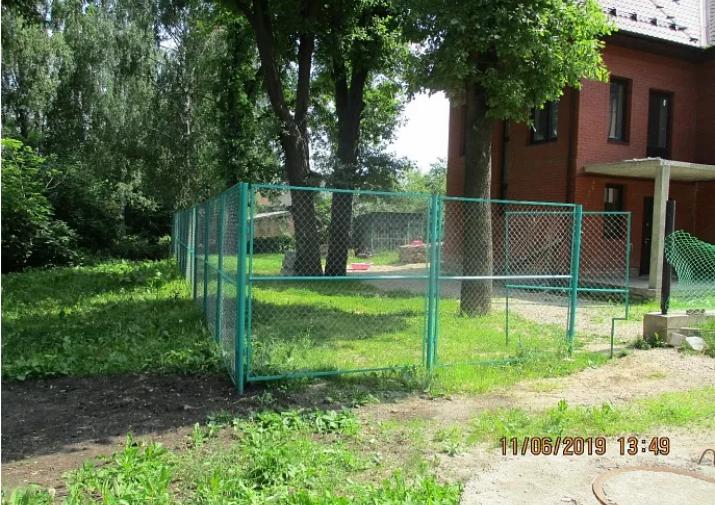 До кучи. Туляки, незаконно захватив муниципальные земли, прихватили кусочек Рогожинского парка