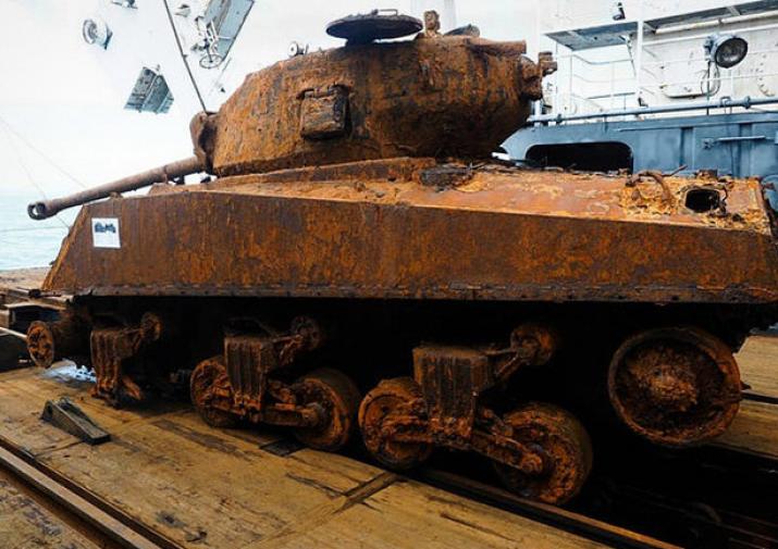 Поднят из Баренцева моря: в Туле отреставрируют американский танк