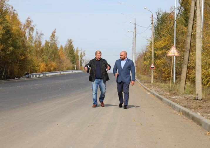 Алексей Бирюлин проконтролировал работы на Комсомольском шоссе