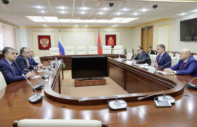 Алексей Дюмин обсудил с послом Армении перспективы сотрудничества