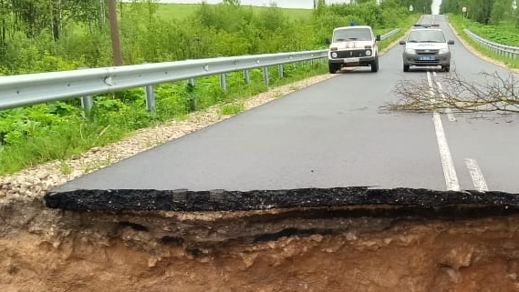 Тульскую область затопило из-за дождей: фото и видео