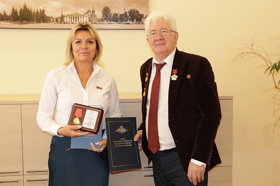 Ольгу Слюсареву наградили медалью Совета ветеранов Вооруженных сил