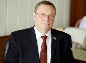 Сергей Харитонов сложил с себя полномочия председателя облдумы