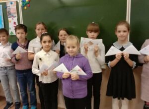 Суворовские школьники присоединились к Всероссийской акции «День Неизвестного солдата»