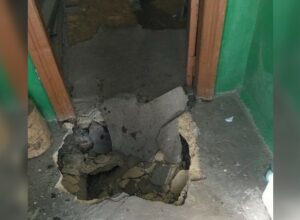 В Туле в многоквартирном доме под женщиной провалился цементный пол