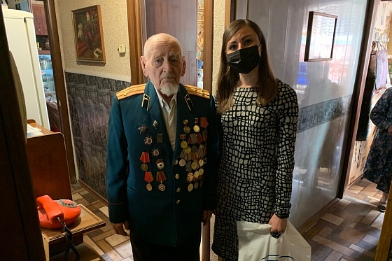 Анастасия Дементьева поздравила тульских ветеранов с Днем защитника Отечества