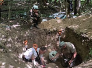 В Арсеньевском районе поисковики обнаружили останки восьми красноармейцев