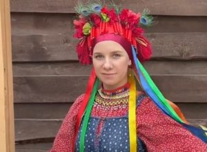 Тульская медсестра Надежда Жукова примерила традиционные наряды