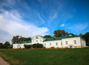 Туляки украли из музея «Ясная поляна» театральное оборудование на 23 млн рублей