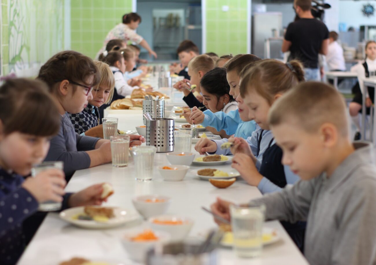 Пустые щи и просроченная молочка: в тульских школах забраковали полтонны еды