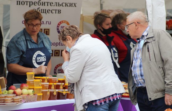 В Туле на Крестовоздвиженской площади проходит Фестиваль вкусов