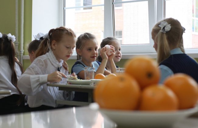 Тульские родители могут отслеживать качество школьных блюд через смартфоны