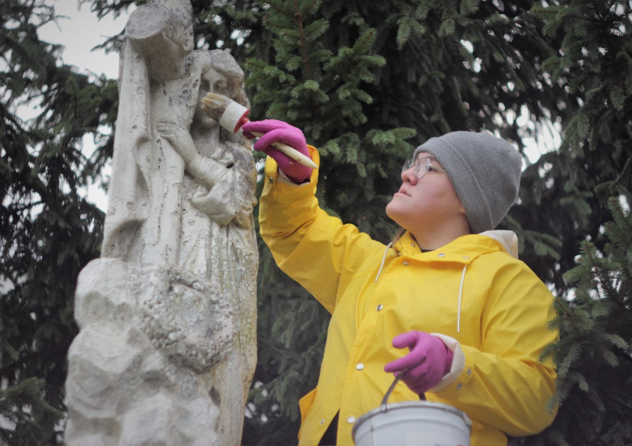 На Всехсвятском кладбище в Туле началась реставрация мраморных ангелов