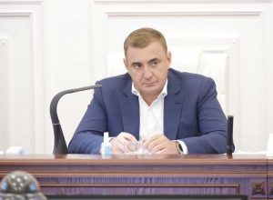 Алексей Дюмин раскритиковал глав муниципалитетов за мусор и заросшие площадки