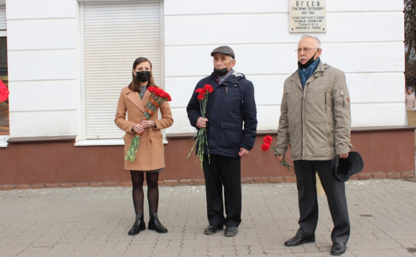 Анастасия Дементьева приняла участие в возложении цветов к мемориальной доске Агееву