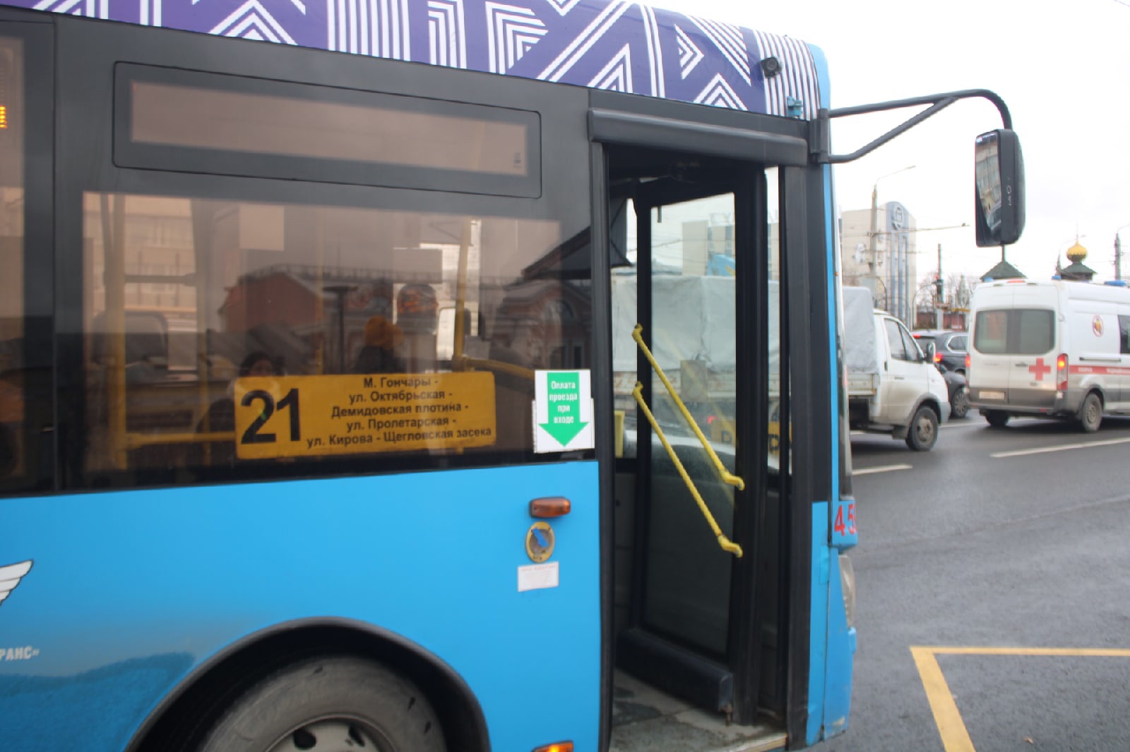 В Туле могут отменить вход через переднюю дверь в общественный транспорт