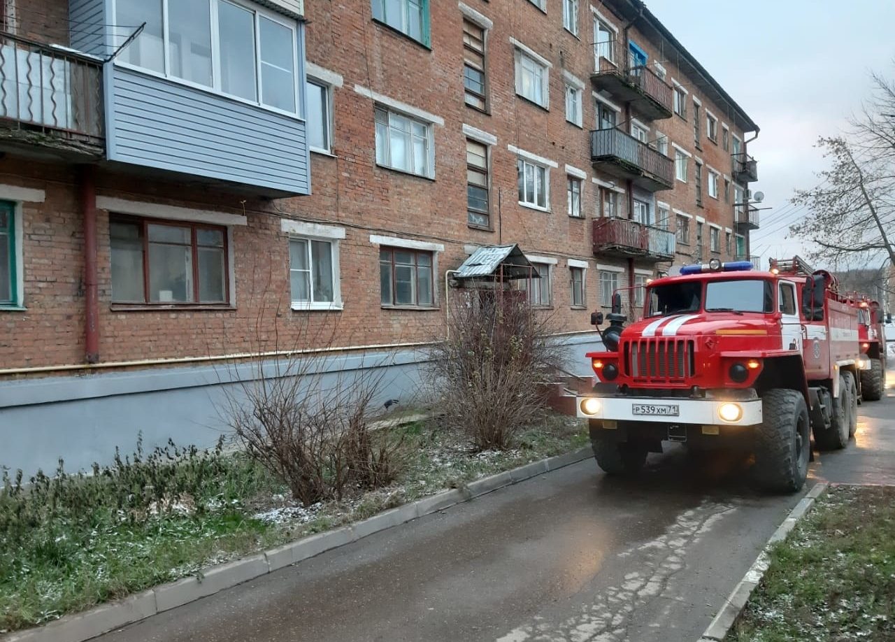 В Щекине в пожаре в жилом доме по ул. Пролетарской погиб 37-летний мужчина