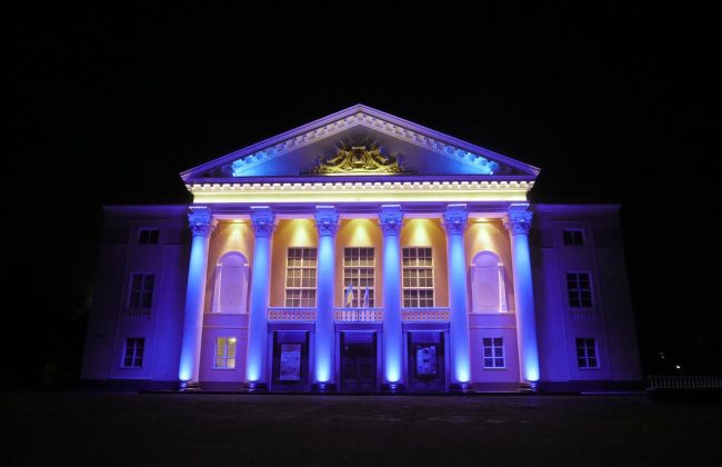 17 ноября в Туле зажгут фиолетовую подсветку на здании областной филармонии