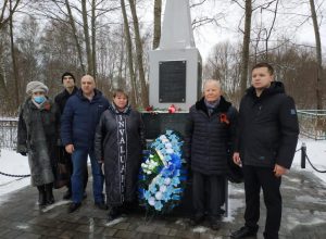 Александр Маринков и Ольга Фадеева почтили память павших туляков