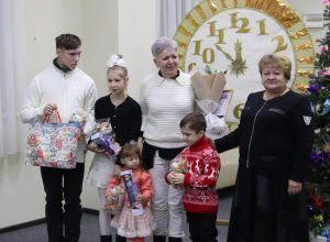 Депутаты Тульской областной Думы поздравили плавчан с Новым годом