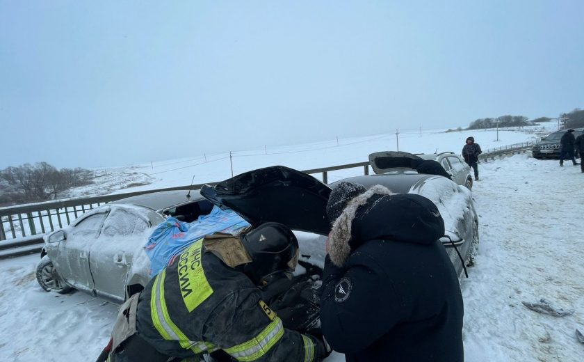 В Тульской области 5 января более 100 автомобилей пострадали в массовых ДТП