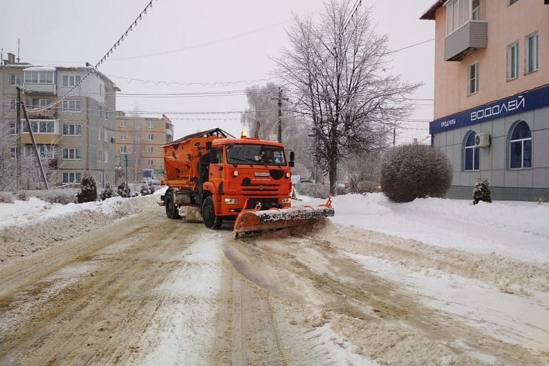 В Туле 270 рабочих и 150 единиц техники продолжают убирать снег