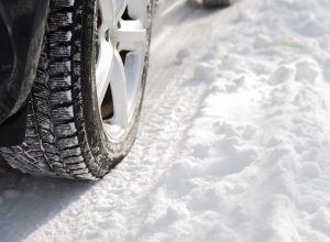 Тульская Госавтоинспекция предупредила водителей о снегопаде и гололеде