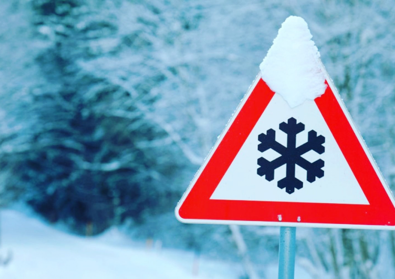 Тульская Госавтоинспекция предупреждает водителей о сильном снегопаде