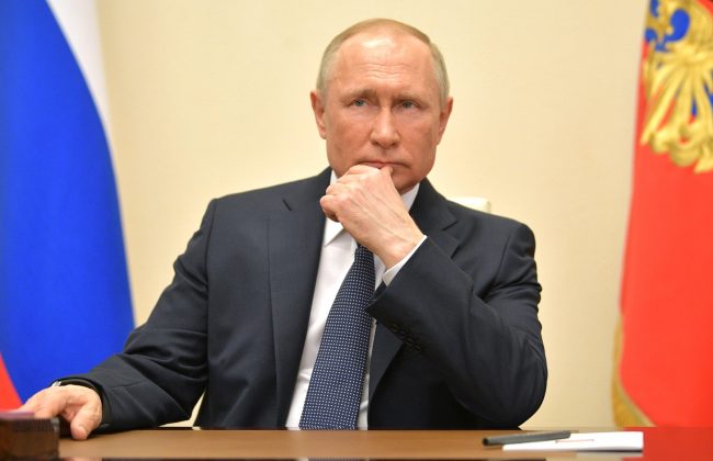 Владимир Путин поручил проиндексировать пенсии на 8,6%
