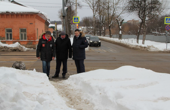 Дмитрий Миляев лично проверил качество уборки снега на городских улицах