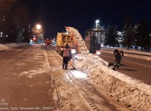В Туле продолжается уборка и вывоз снега с городских улиц