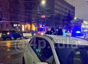 В центре Тулы в ДТП с BMW и KIA пострадали три человека