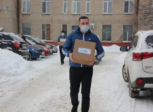 Волонтеры «Единой России» оказали помощь персоналу и пациентам детского инфекционного госпиталя