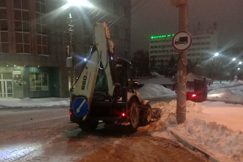 31 января снег с улиц Тулы убирают 300 человек