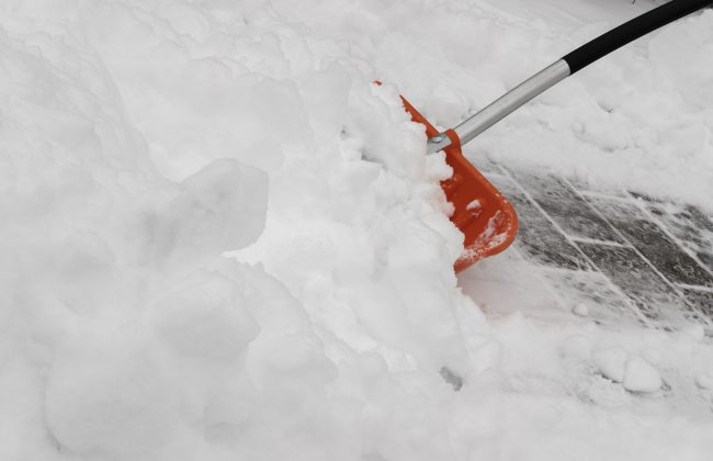 Тульские власти предложили горожанам оценить качество уборки снега и наледи