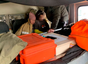 В Алексине сотрудники МЧС вытащили двух провалившихся под лед девочек