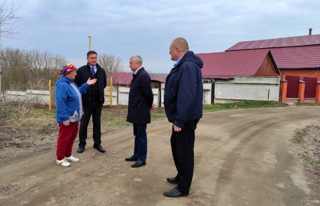 Глава ефремовской администрации Сергей Балтабаев провел выездное совещание в деревне Покровка
