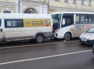 В Туле перевозчика наказали за автобусы со сломанными фарами и поврежденными шинами