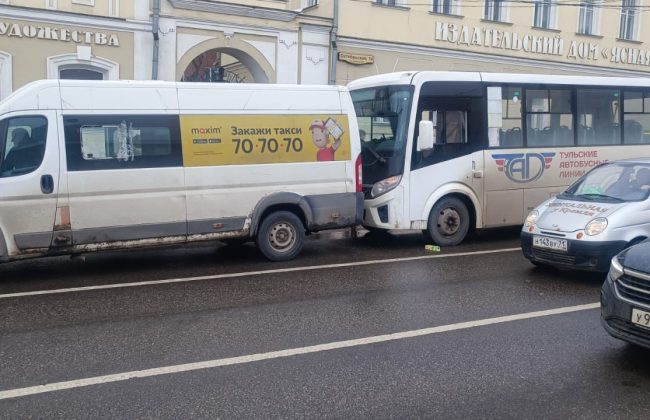 В Туле перевозчика наказали за автобусы со сломанными фарами и поврежденными шинами
